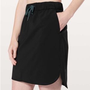 ❌❌SOLD❌❌NWT Lululemon On The Fly Skirt Sz 8 Black